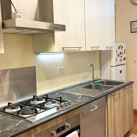 Solare A 2 Passi Dal Centro Apartamento Turim