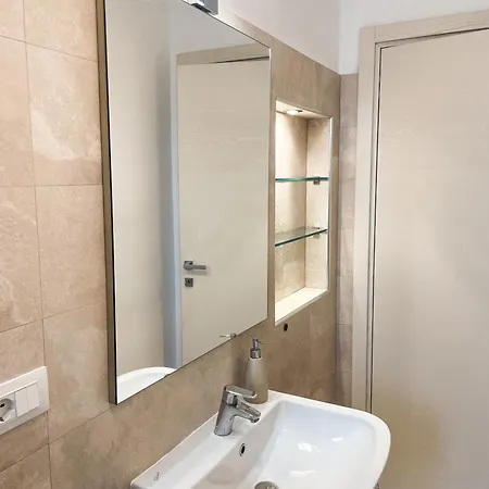 Solare A 2 Passi Dal Centro Apartment Turin